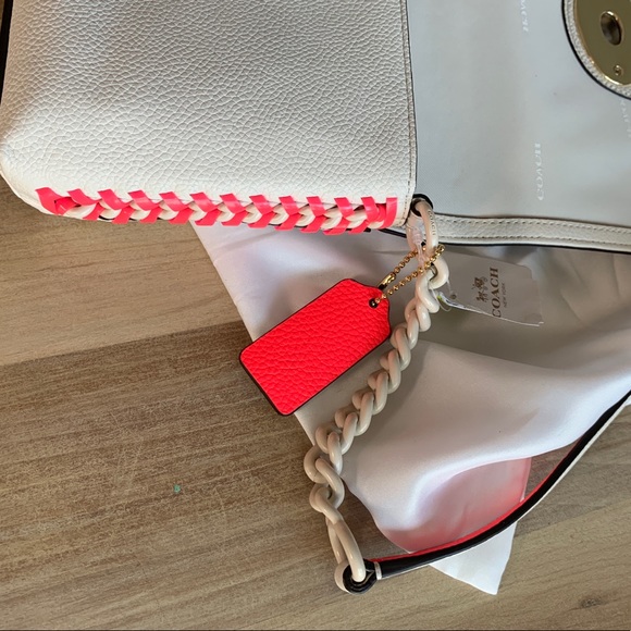 New with tags Coach crossbody chalk white/hot pink - Picture 2 of 5